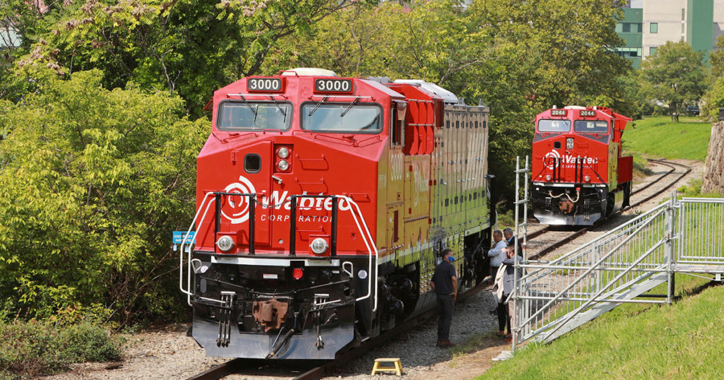 World’s First Battery-Powered Electric Freight Train Unveils in Pittsburgh