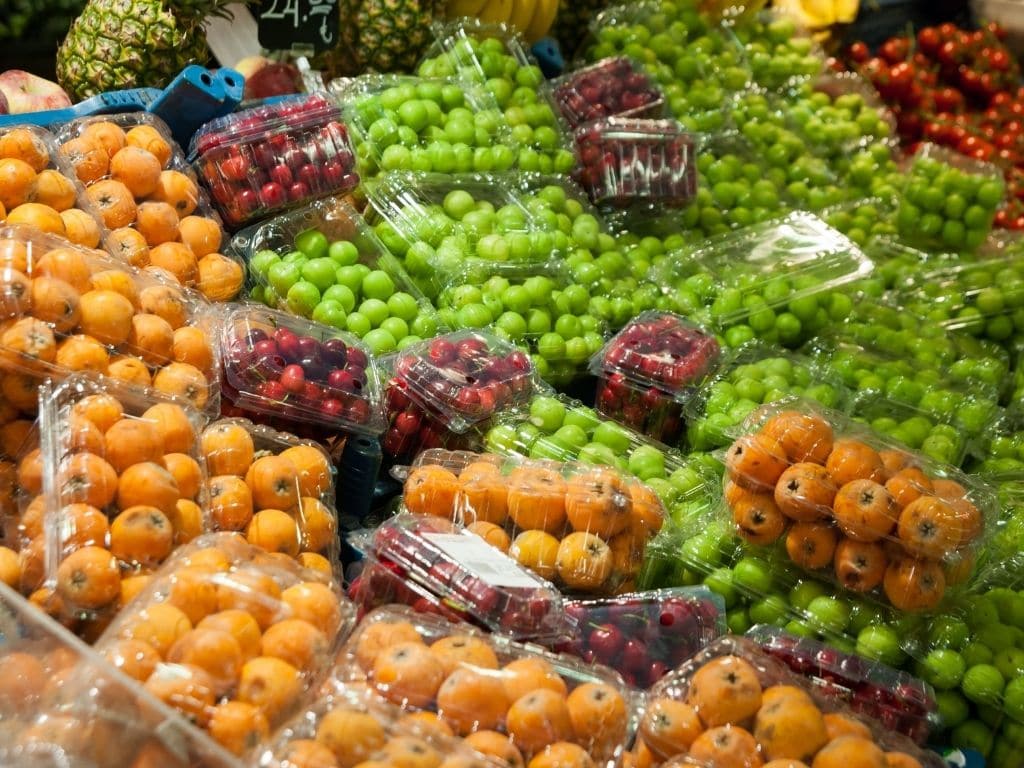 France to Ban Plastic Packaging for Fruit and Vegetables by January