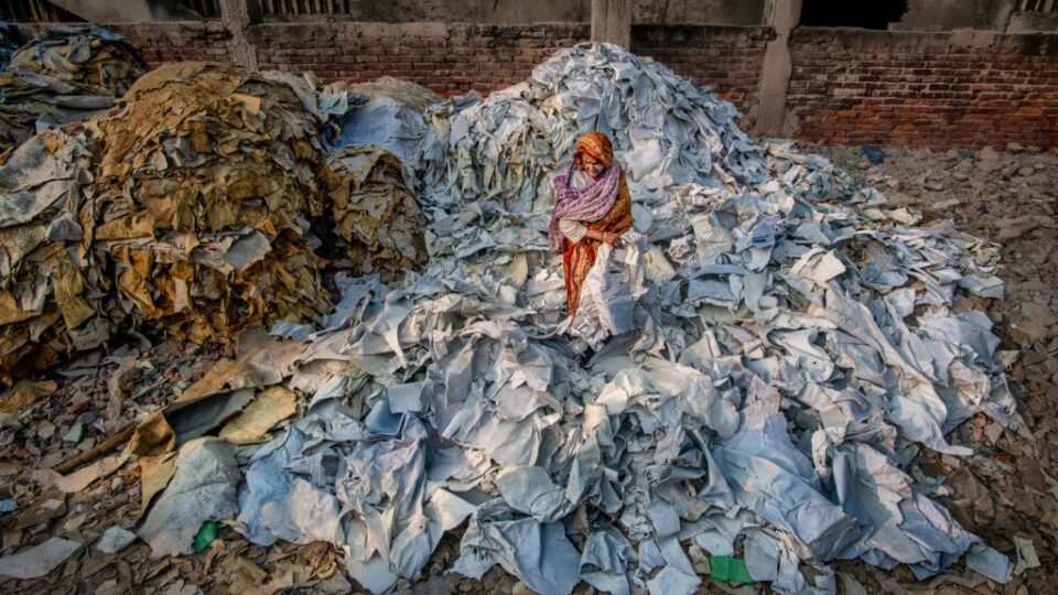 Of the 100 billion garments produced each year, 92 million tonnes end up in landfills. 